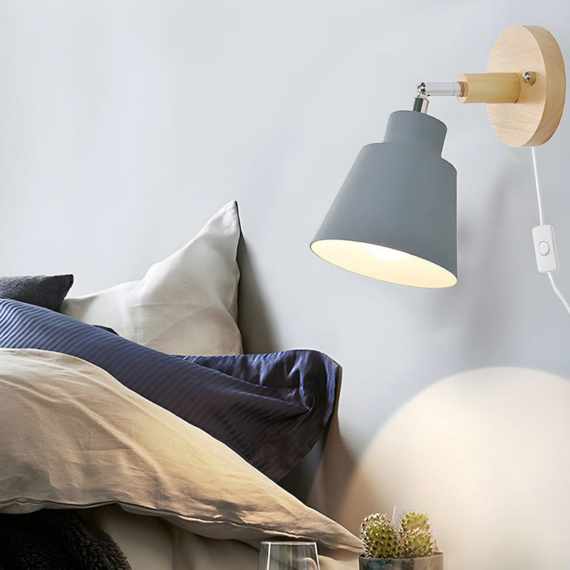 Stylish Wall Light with Wood Accent - Perfect for Bedroom Decor