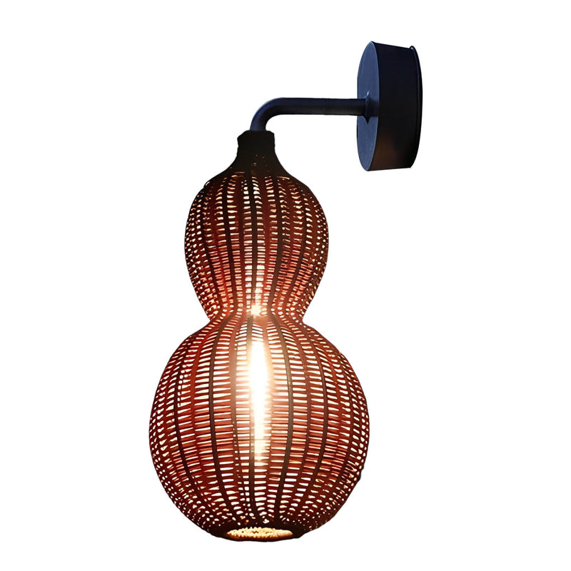 Stylish Woven Rattan Gourd Hanging Lamp - Outdoor Pendant Light for Patio & Garden Decor