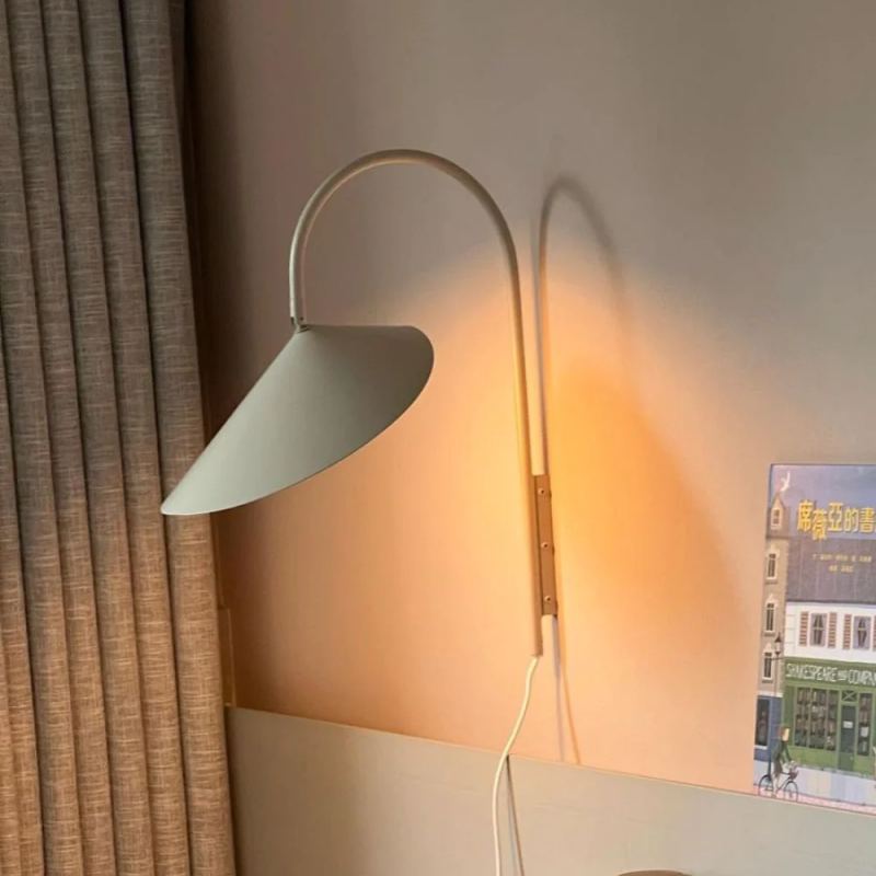 Modern Iron Petal Wall Light - Elegant Decorative Lamp for Home Interior
