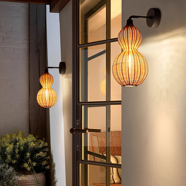 Stylish Woven Rattan Gourd Hanging Lamp - Outdoor Pendant Light for Patio & Garden Decor