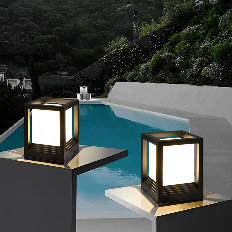 Modern Minimalist Square Waterproof LED Solar Fence Post Lights - Black Design for Outdoor Illumination