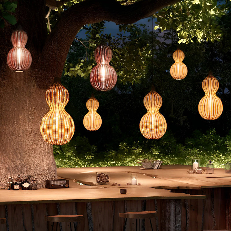 Stylish Woven Rattan Gourd Hanging Lamp - Outdoor Pendant Light for Patio & Garden Decor