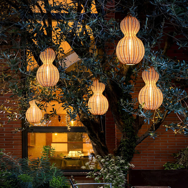 Stylish Woven Rattan Gourd Hanging Lamp - Outdoor Pendant Light for Patio & Garden Decor