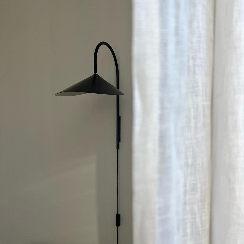 Modern Iron Petal Wall Light - Elegant Decorative Lamp for Home Interior