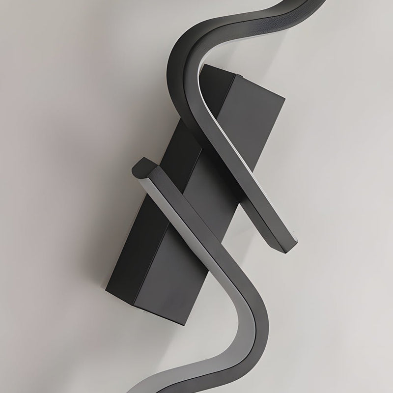 Sleek Minimalist Black Aluminum LED Wall Lamp - Long Wave Decorative Lighting for Modern Spaces