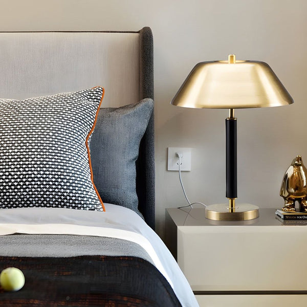 Stylish Modern Black Metal and Brass Table Lamp for Living Room Décor – Elegant Lighting Fixture