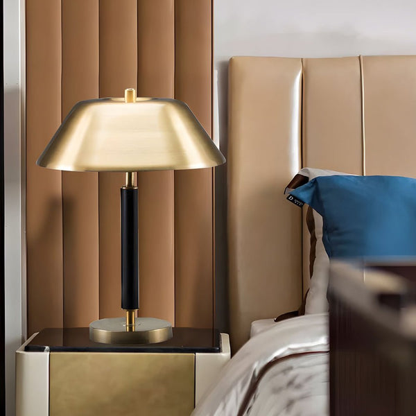 Stylish Modern Black Metal and Brass Table Lamp for Living Room Décor – Elegant Lighting Fixture